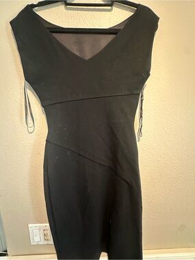 Diane Von Furstenberg Black V-Neck Midi Sheath Dress